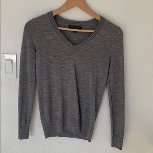 V neck sweater